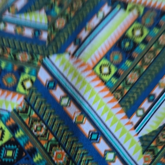 Colorful Geometric Pattern Top - Picture 3 of 3